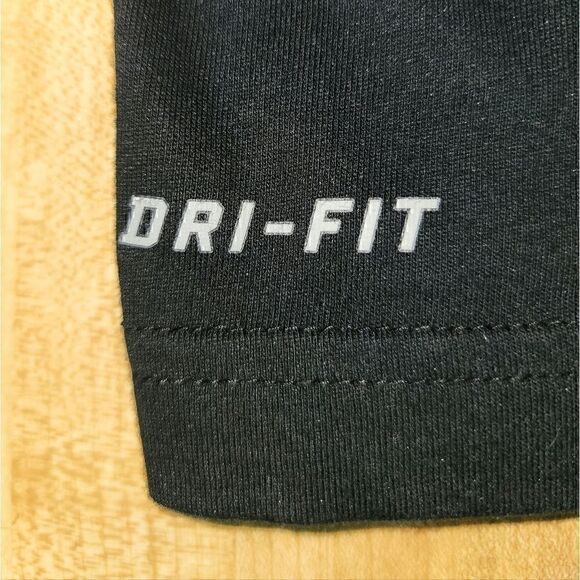 Nike Unisex T Shirt Size (T5) - Picture 5 of 8